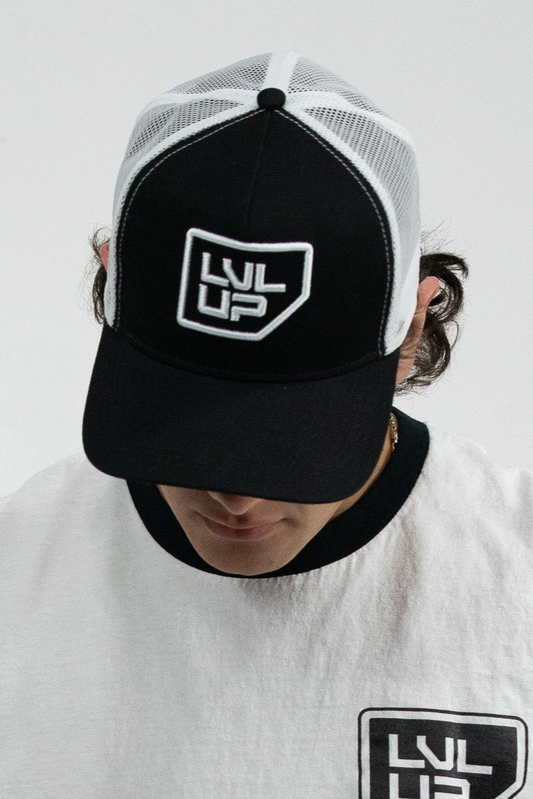 BLACK PLUG TRUCKER HAT